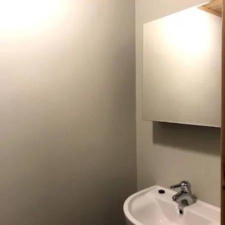 Small Cozy Retreat With Sauna Apartamento
