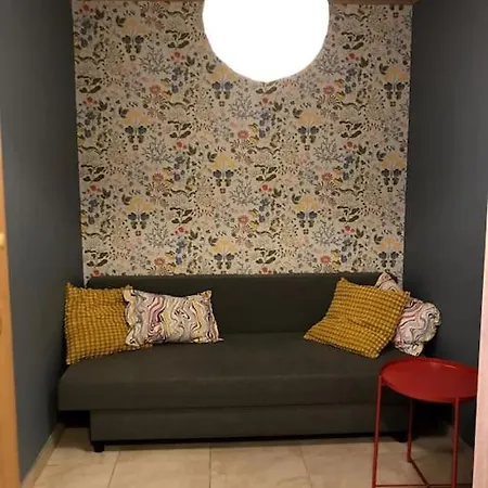 Small Cozy Retreat With Sauna *